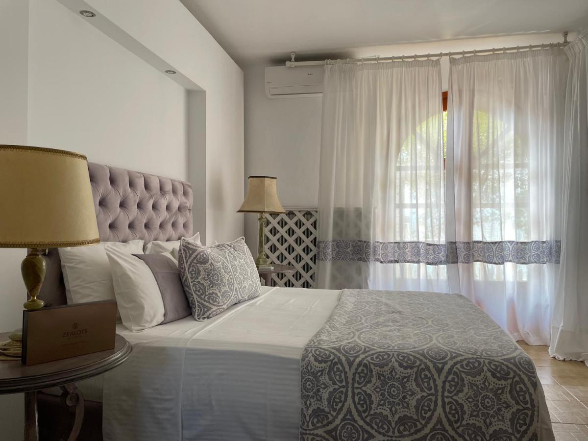 Byblos Mare-The Exclusive Beach Front Villa Skala Sotiros Exterior photo